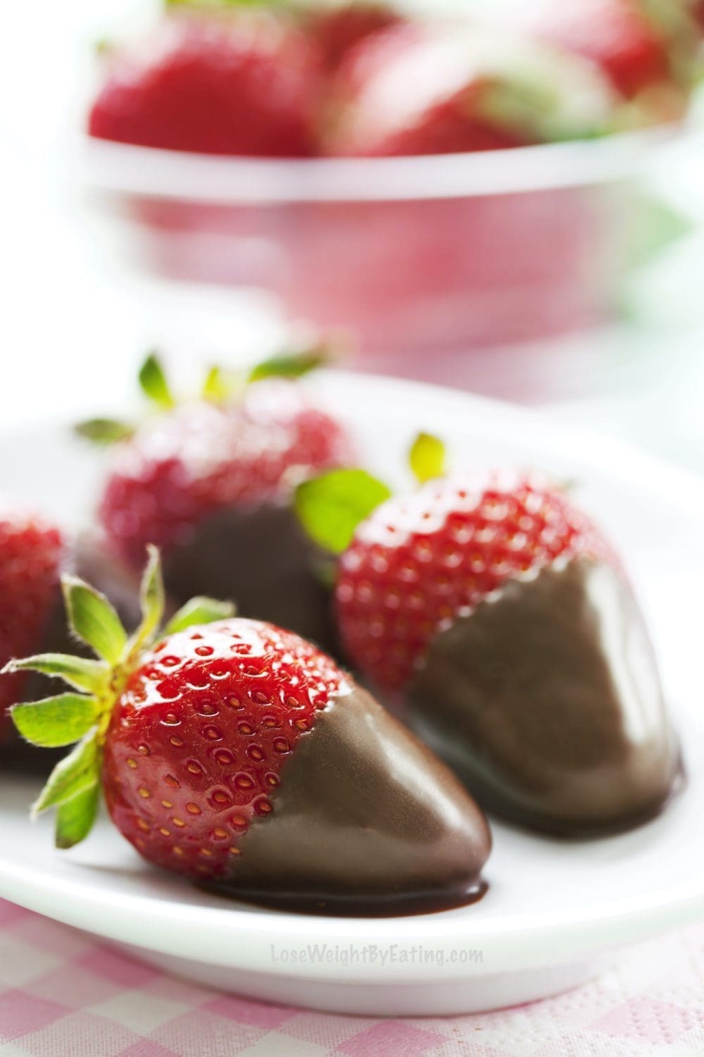 Healthy Chocolate Covered Strawberries - Splurge with Ella