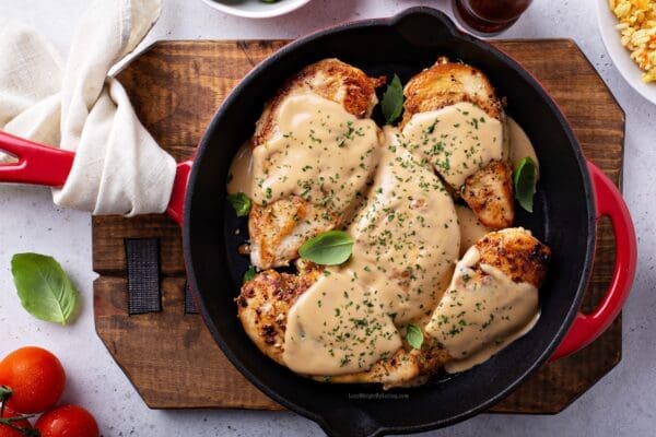 Low Calorie Skillet Chicken with Peppered Gravy