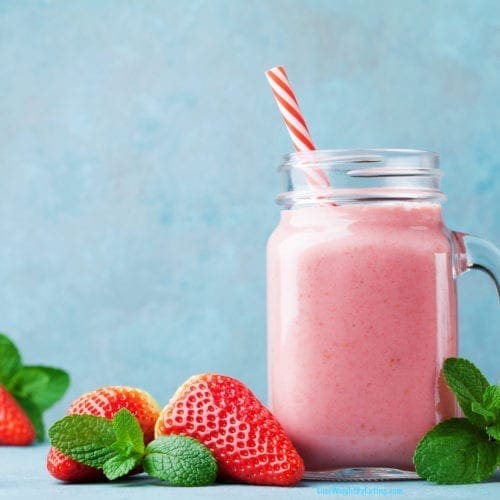 Easy Strawberry Smoothie Recipe with Yogurt