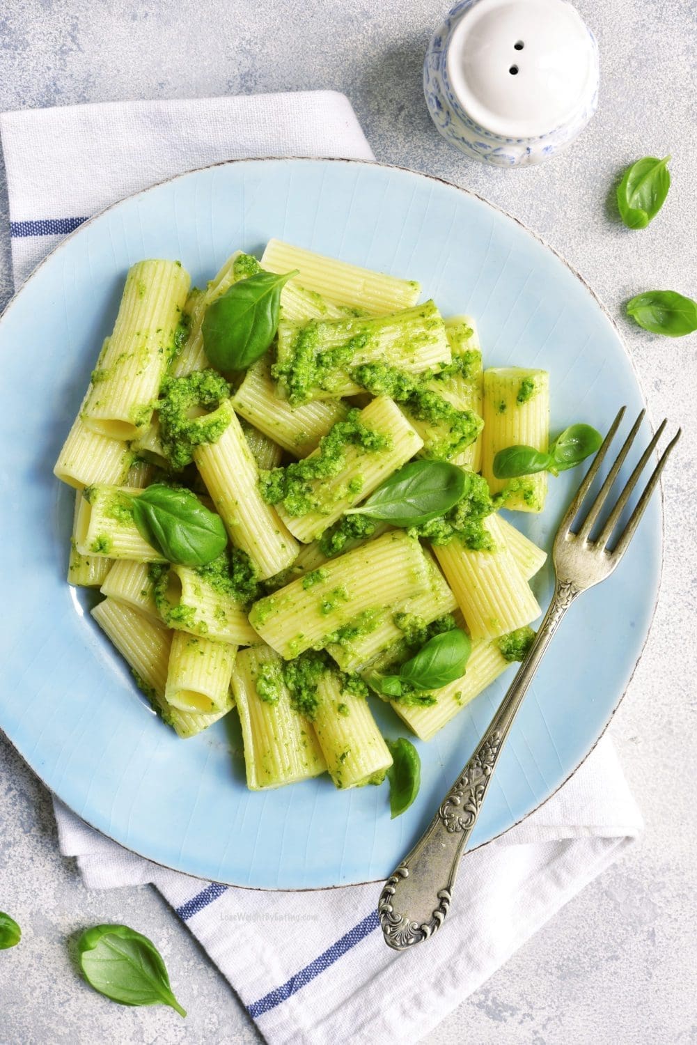 15 Minute Rigatoni Pasta Recipe with Pesto