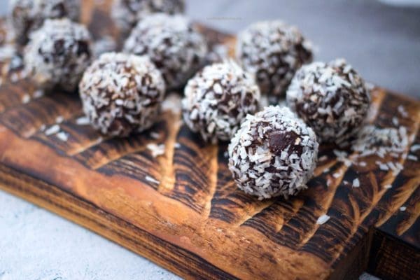 Chocolate Coconut Protein Balls with Oats