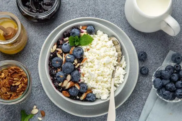 Blueberry Almond Cottage Cheese Protein Snack