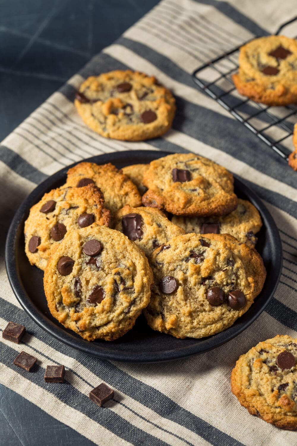 Low Calorie Almond Flour Chocolate Chip Cookies