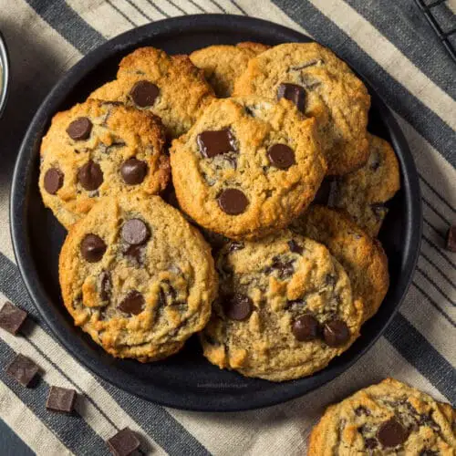 Low Calorie Almond Flour Chocolate Chip Cookies