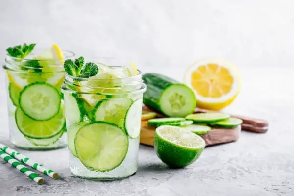 20 Amazing Health Benefits of Cucumber Water