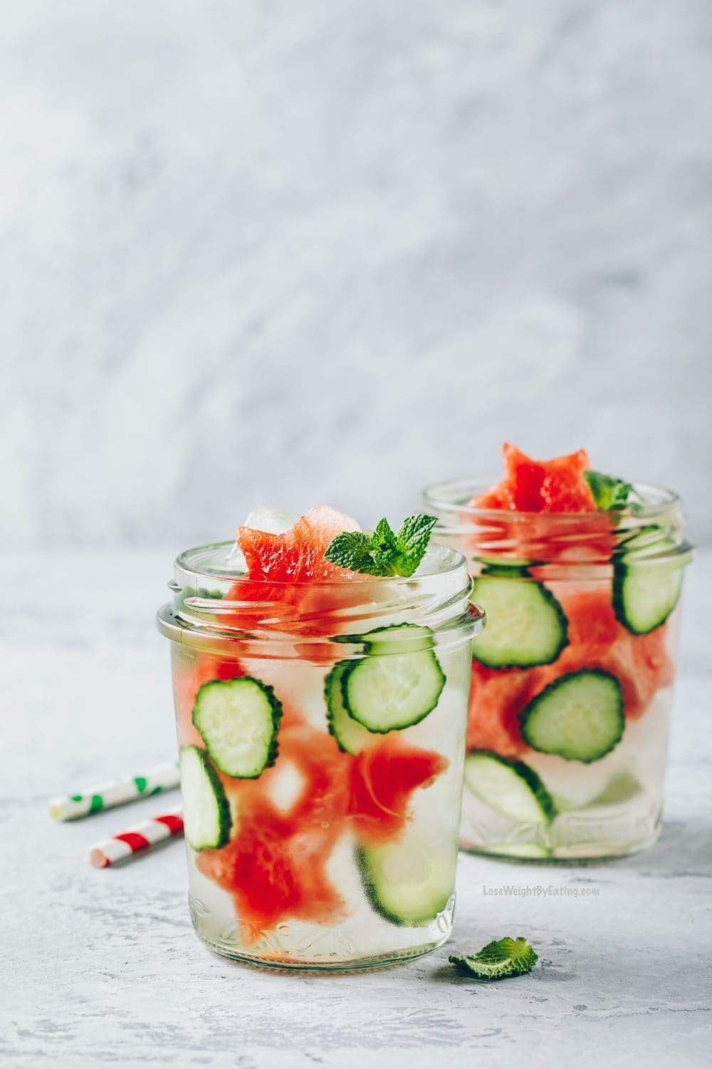 20 Amazing Health Benefits of Cucumber Water