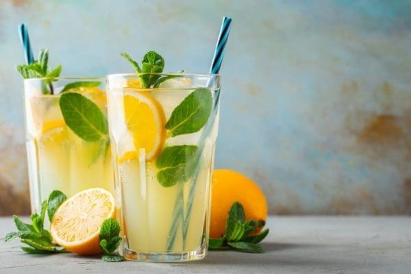 Low Calorie "Hard" Lemonade Cocktail