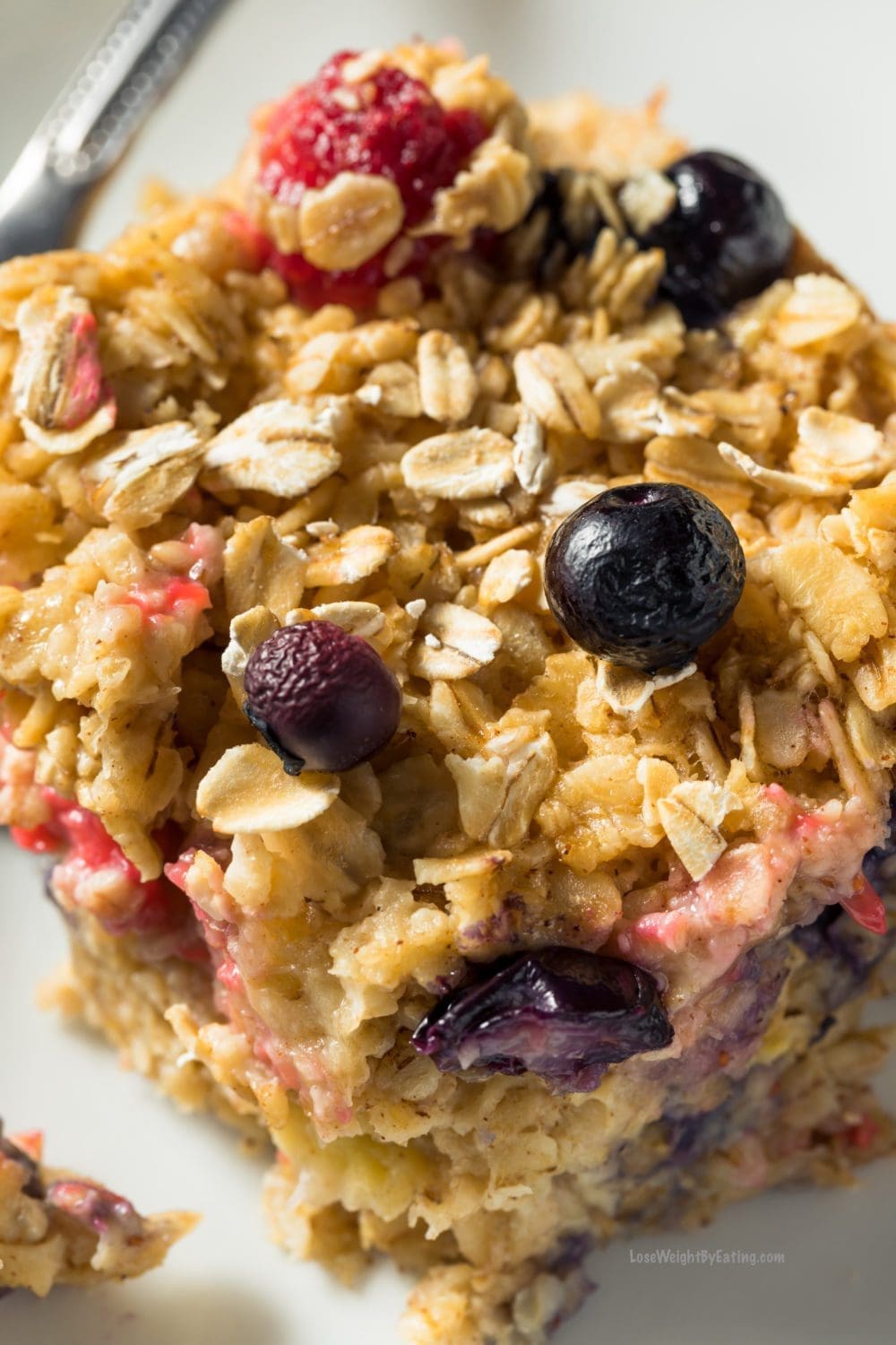 Breakfast Oatmeal Bake with Berries