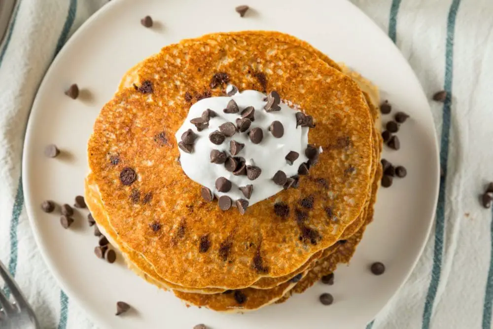 protein chocolate chip pancakes