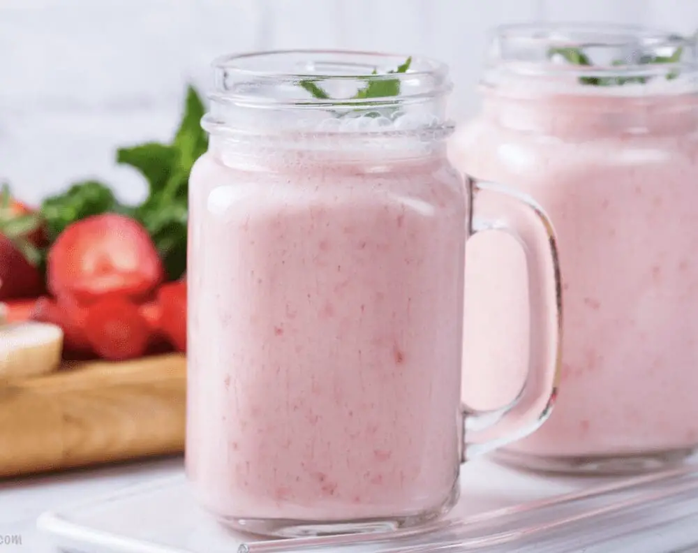 strawberry banana protein smoothie