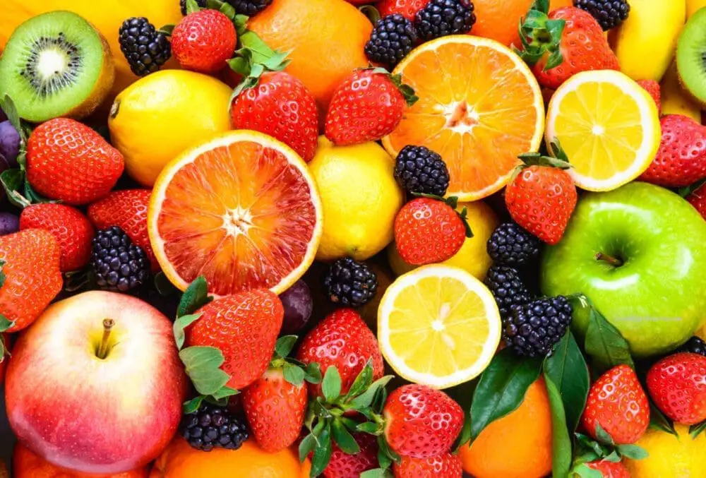 15 Best Low Calorie Fruits for Weight Loss