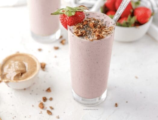 Low Calorie Peanut Butter Banana Strawberry Smoothie