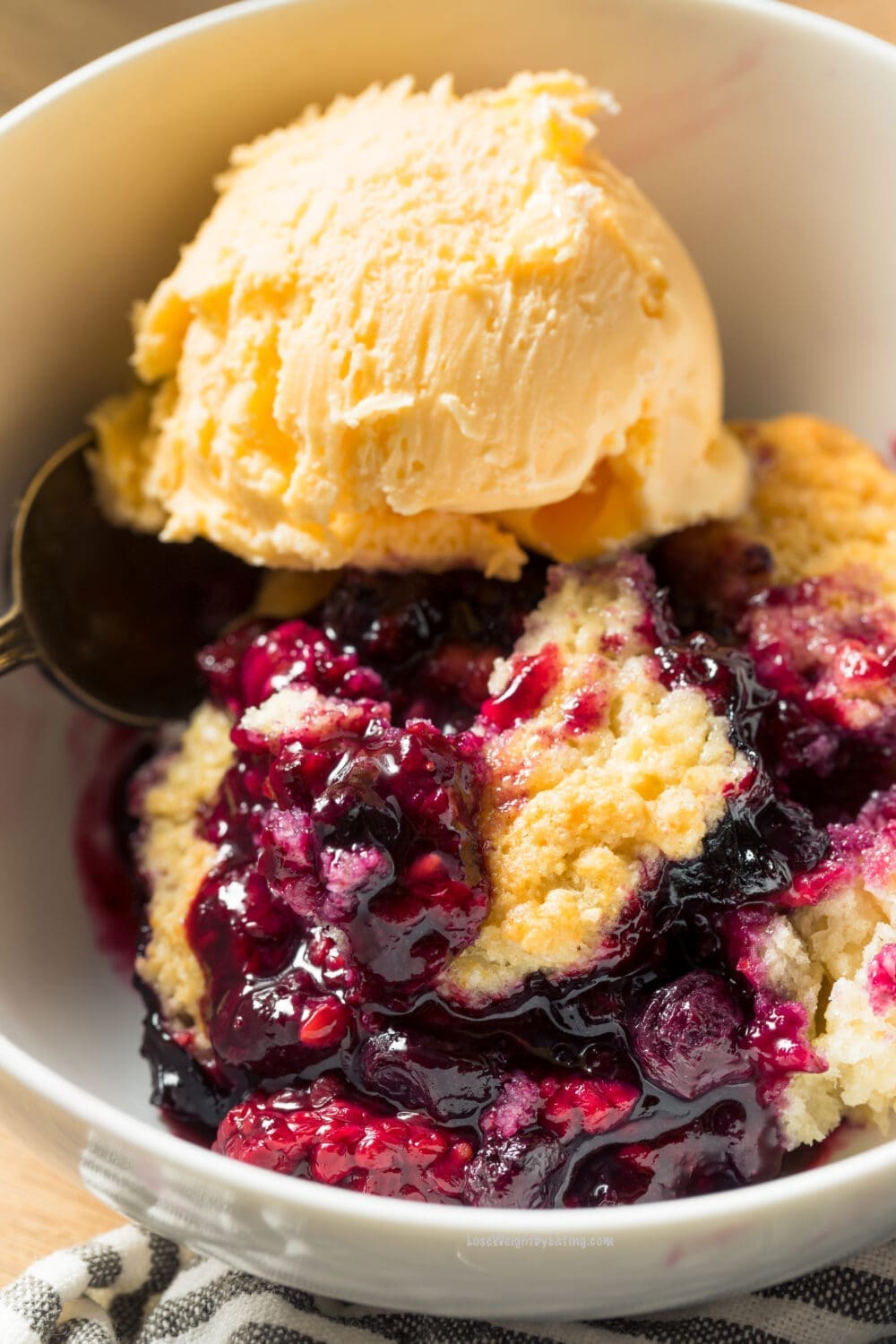 Low Calorie Berry Crumble