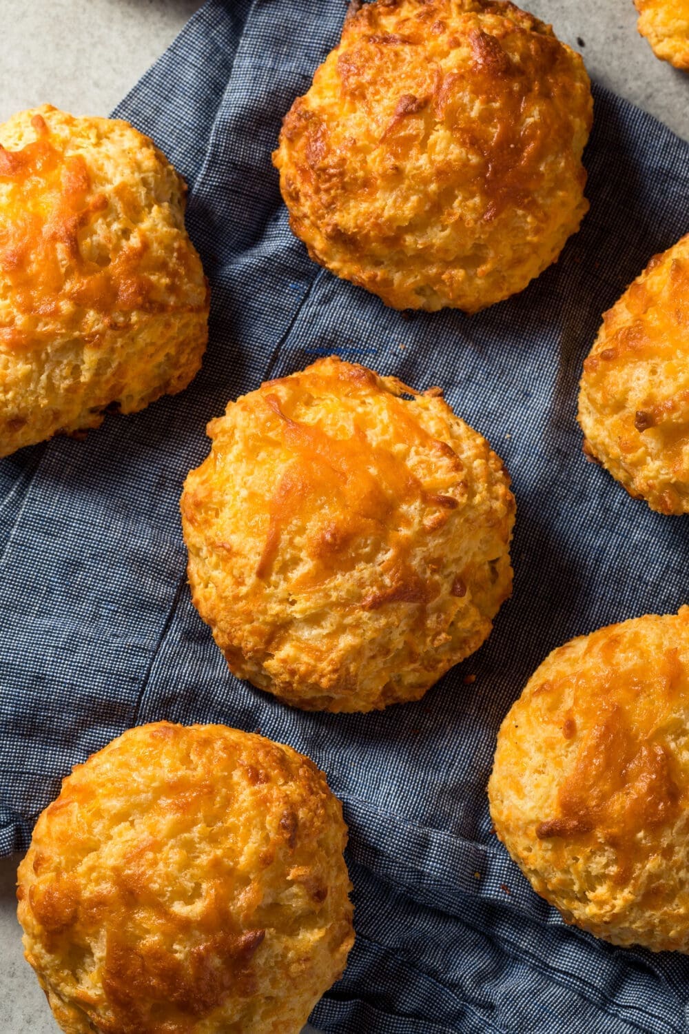 Low Calorie Cheddar Biscuits