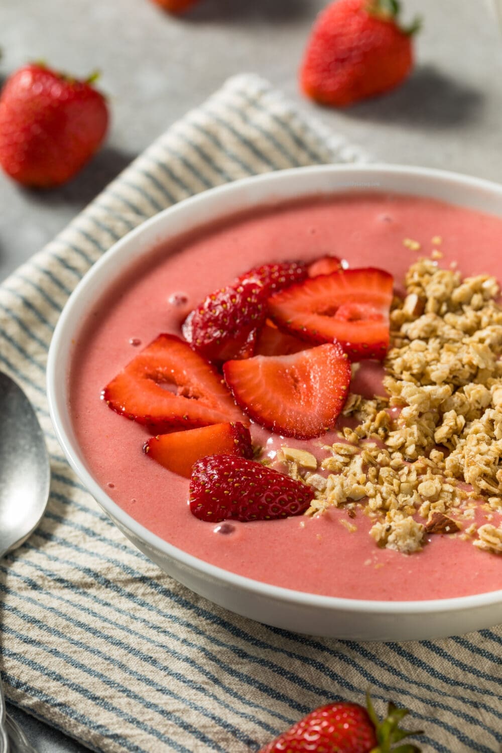 Low Calorie High Protein Yogurt Smoothie Bowls