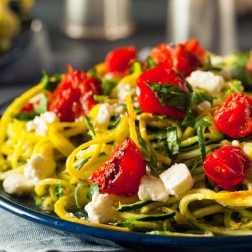 Low Calorie Zucchini Noodles with Tomatoes and Feta