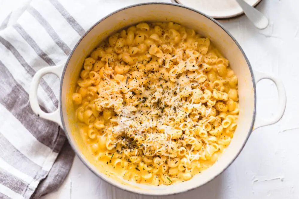 Healthy Pumpkin Mac and Cheese