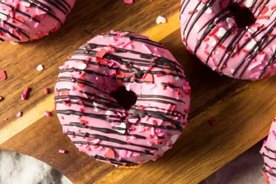 Low Calorie Strawberry Chocolate Glazed Donuts