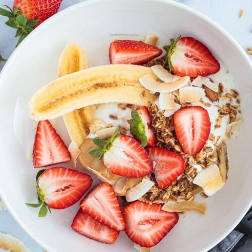 Low Calorie Banana Split Breakfast Bowls